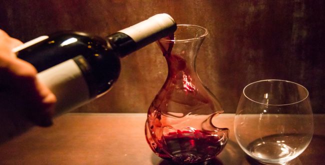 Wein dekantieren: Wann und warum es sich lohnt